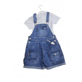 SALOPETTE IN JEANS CON T-SHIRT