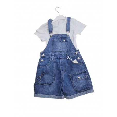 SALOPETTE IN JEANS CON T-SHIRT