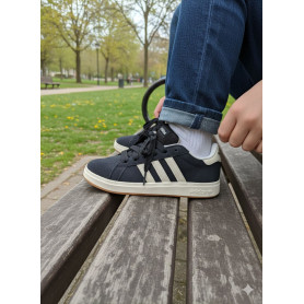 SNEAKER BASSA CON LACCIO ADIDAS