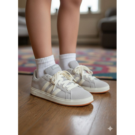 SNEAKER CON LACCIO ADIDAS